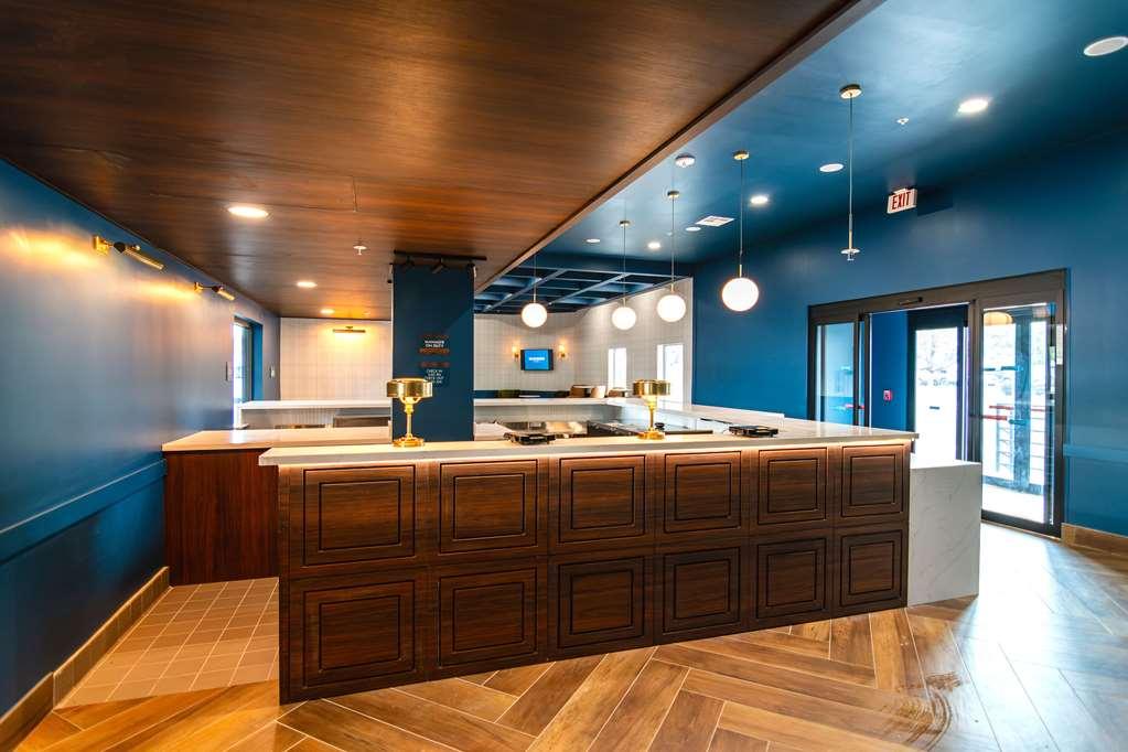 The Ellsworth Hotel, Ascend Hotel Collection Williams Restoran foto